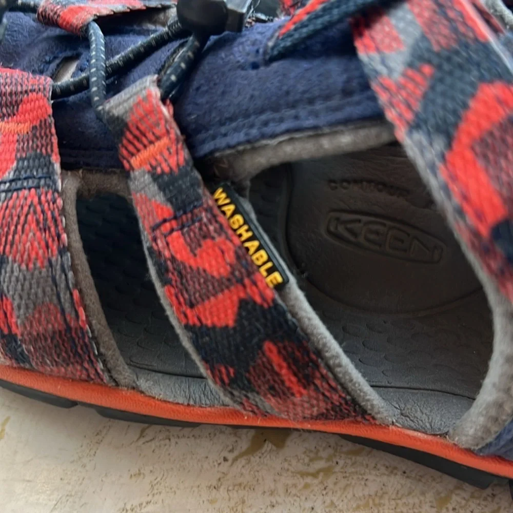 KEEN Kids' Seacamp II CNX Water Sandals boys size 2 water shoes